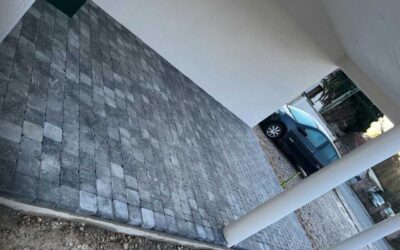 Réalisation d&rsquo;une entrée de maison en pavés de pierre bleue